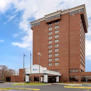 Brooklyn Center Hotel & Conference Center
