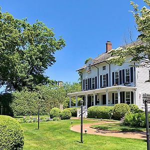 The Hedges Inn